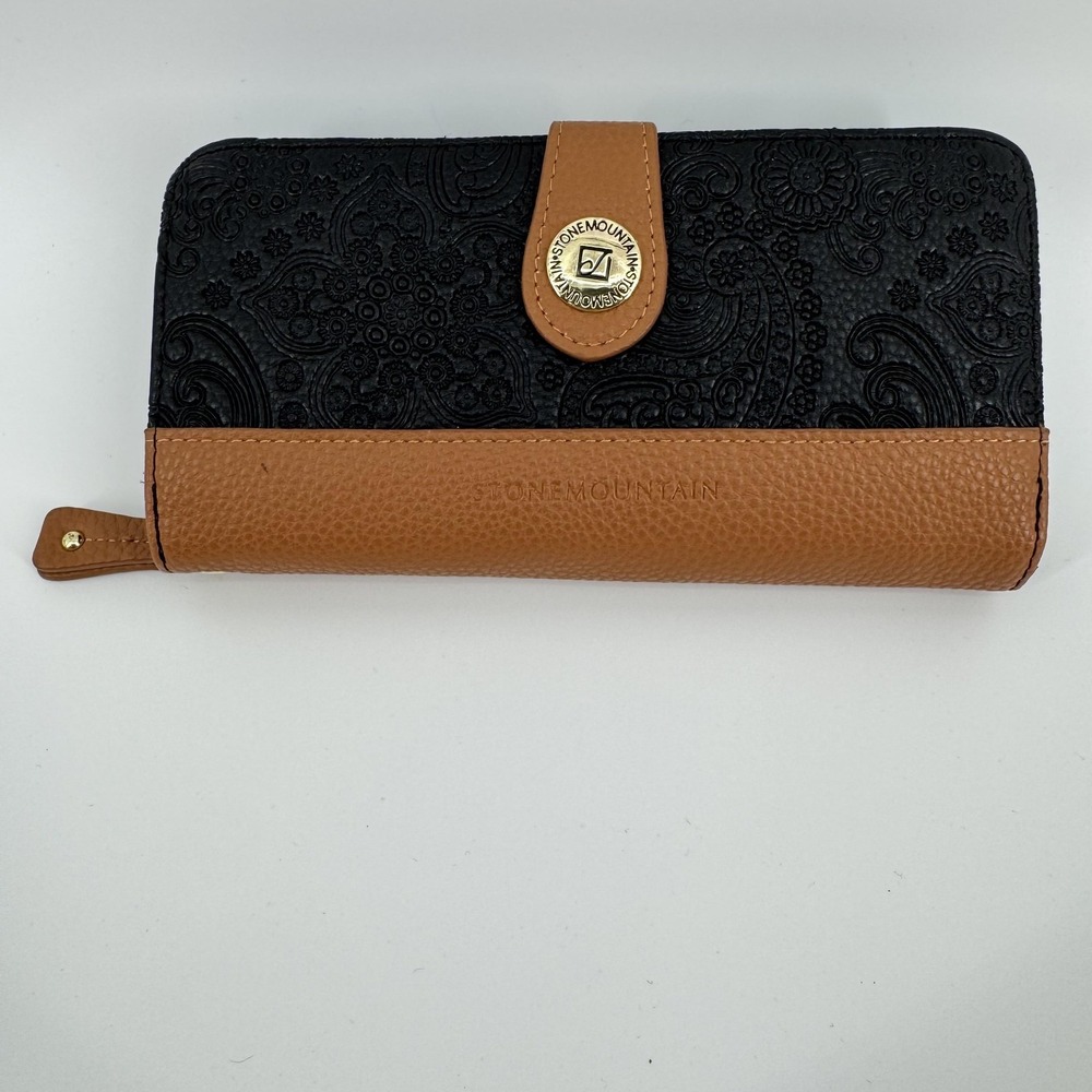 Stone Mountain Wallet Womens One Size Brown Black Paisley Leather Zip Organizer